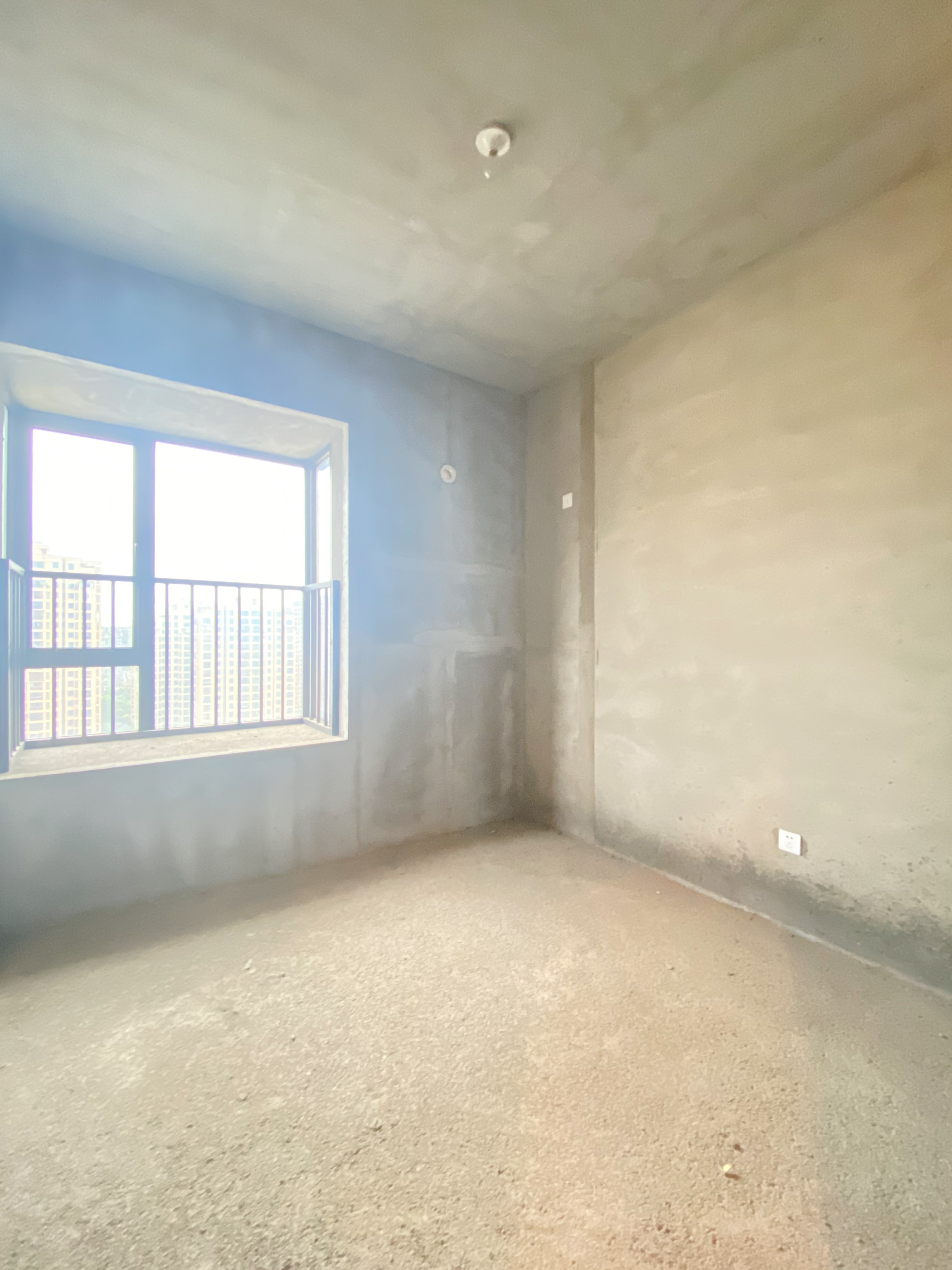 春藤公馆 4室2厅2卫 65.0万 春藤公馆 4室2厅2卫 65.0万客厅