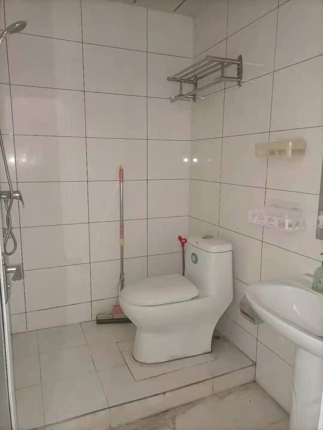 蓝筹公寓1栋 1室1厅1卫 25.0万 蓝筹公寓1栋 1室1厅1卫 25.0万客厅