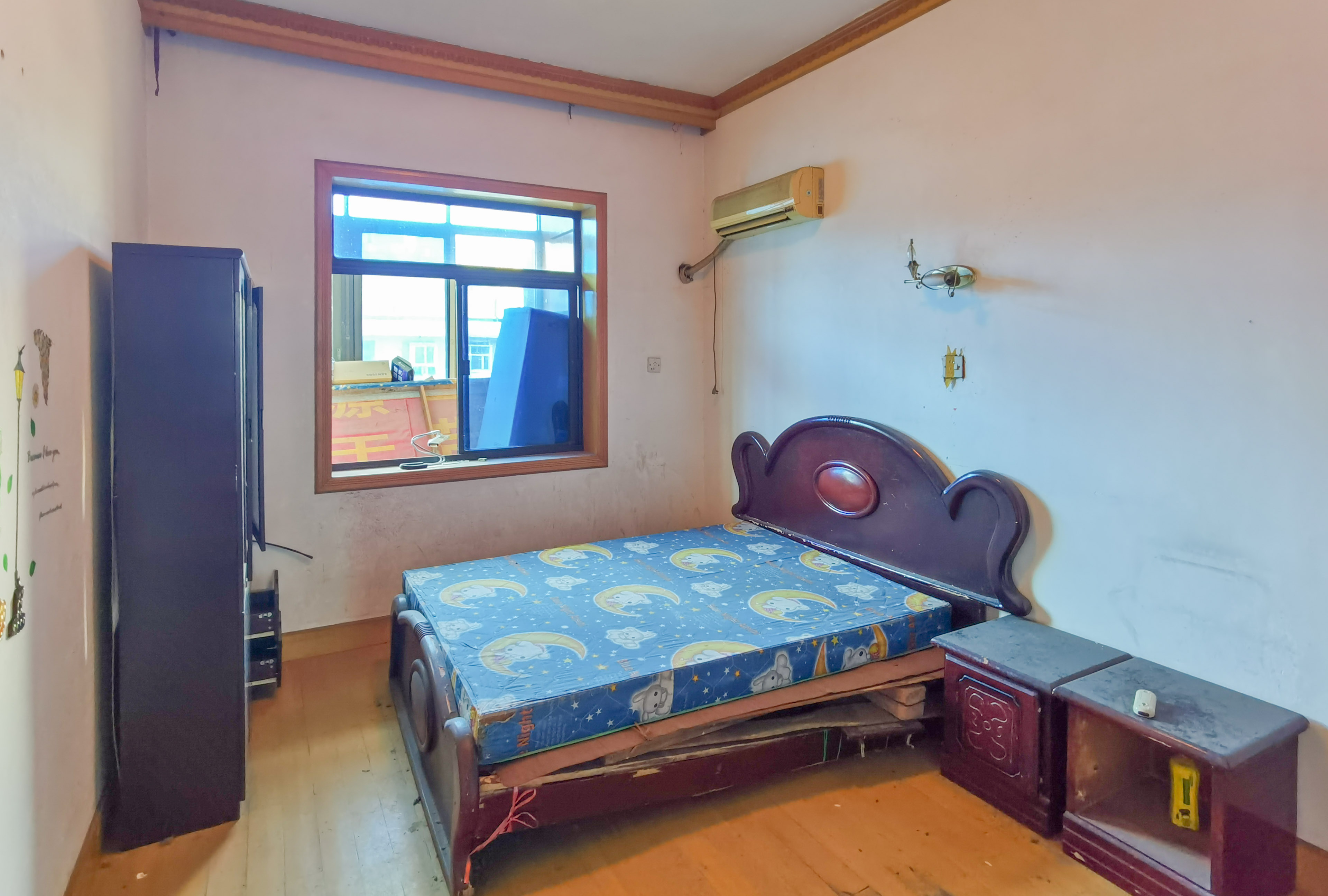 陡岭坡 3室2厅1卫 42.0万 陡岭坡 3室2厅1卫 42.0万客厅