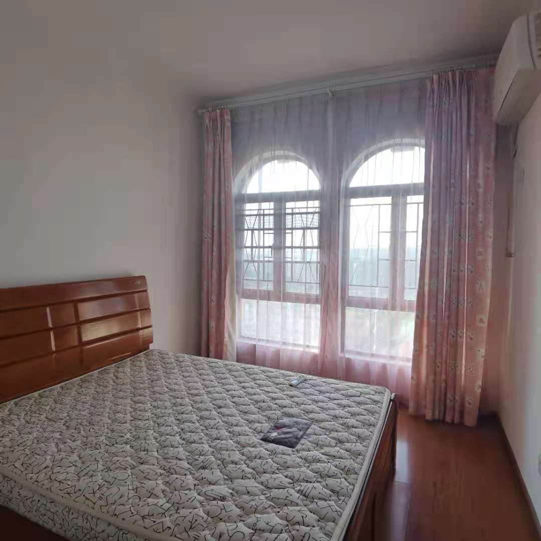 格兰小镇  3室2厅2卫    2300.0元/月室内图