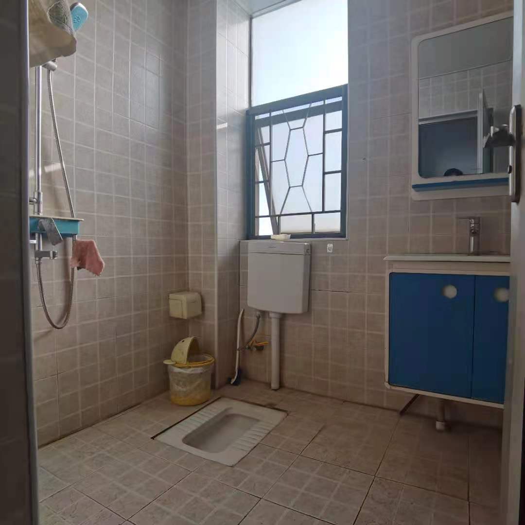 格兰小镇  3室2厅2卫    2300.0元/月室内图