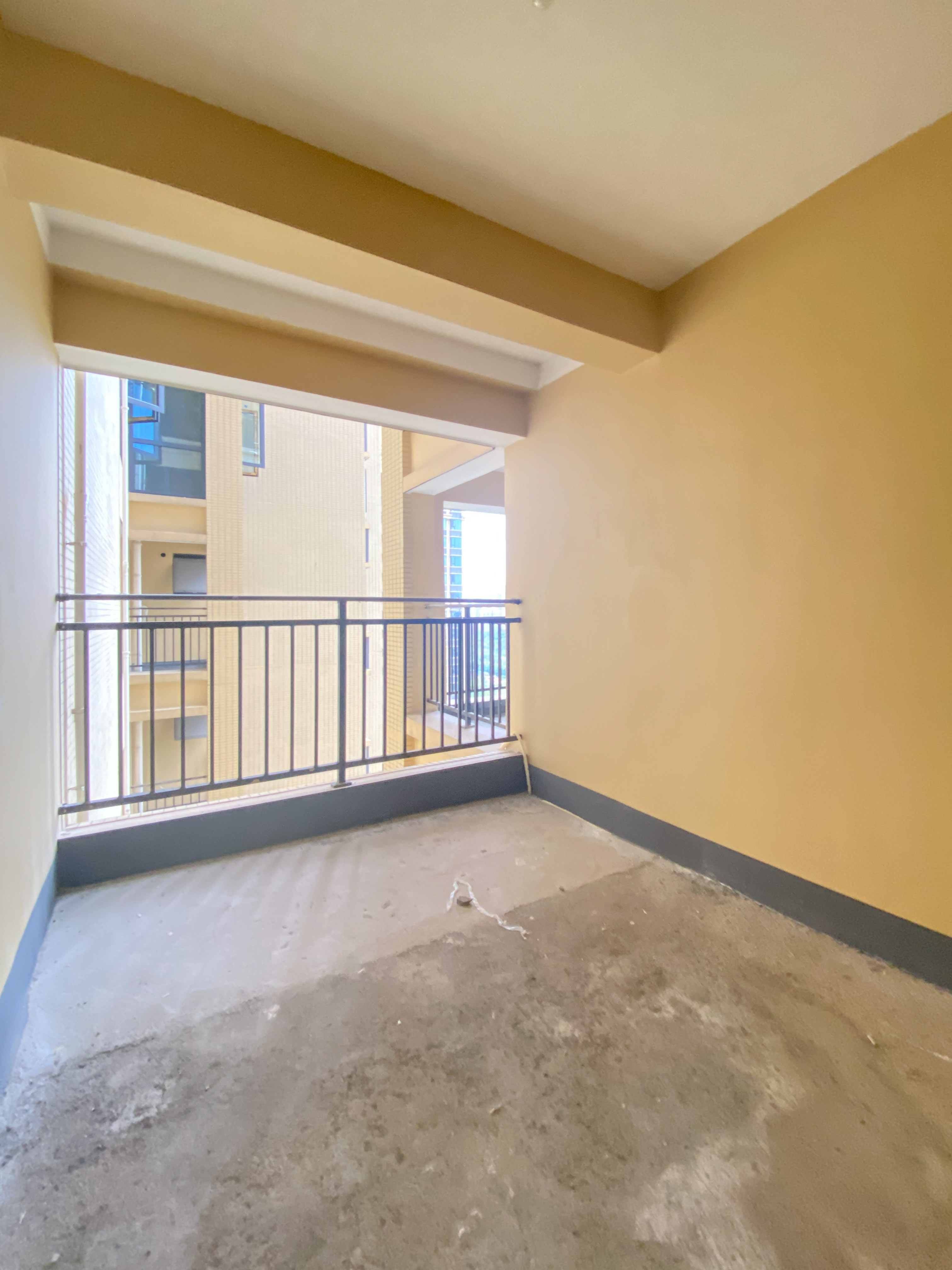 春藤公馆 4室2厅2卫 65.0万 春藤公馆 4室2厅2卫 65.0万客厅