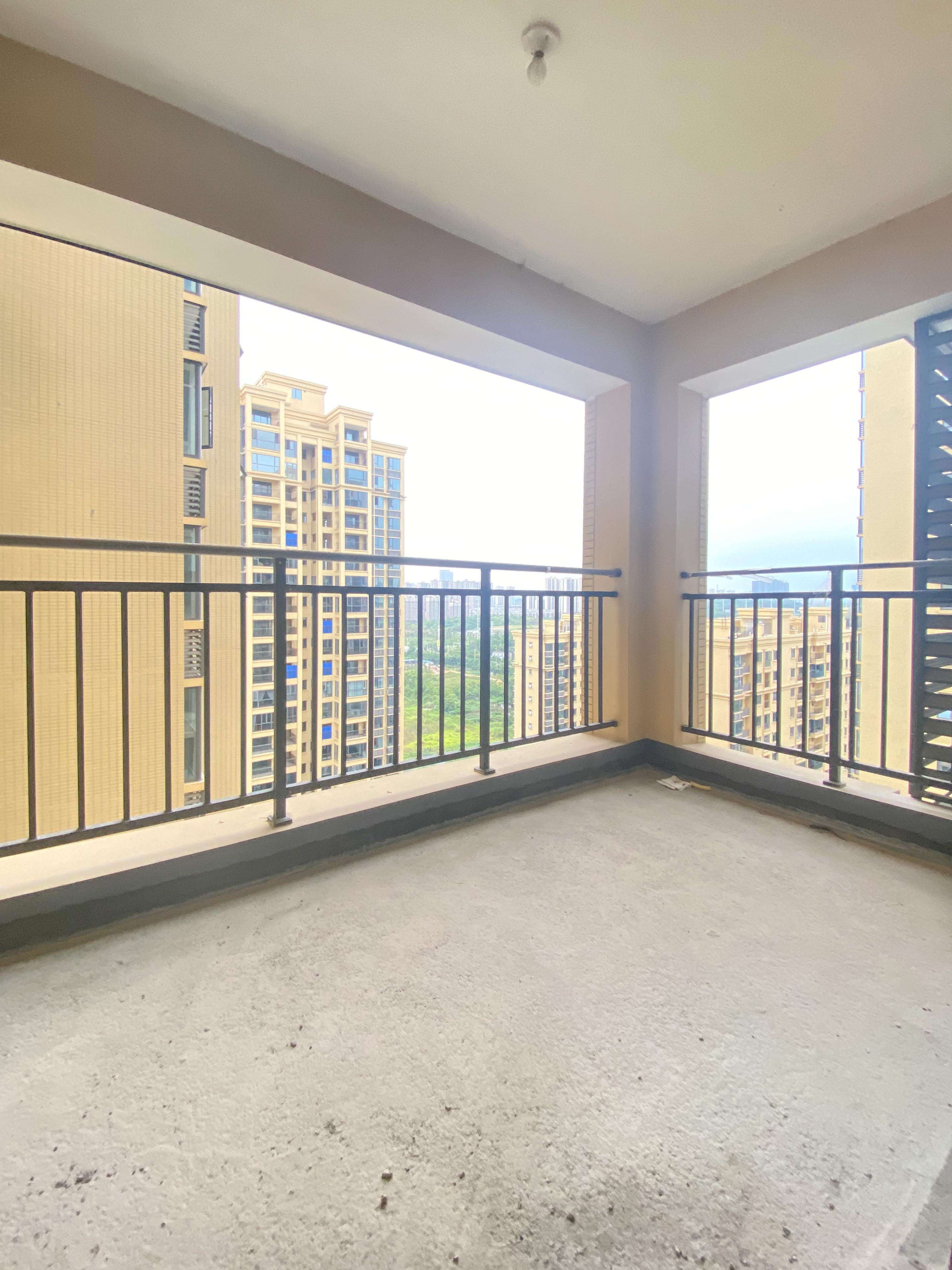 春藤公馆 4室2厅2卫 65.0万 春藤公馆 4室2厅2卫 65.0万客厅