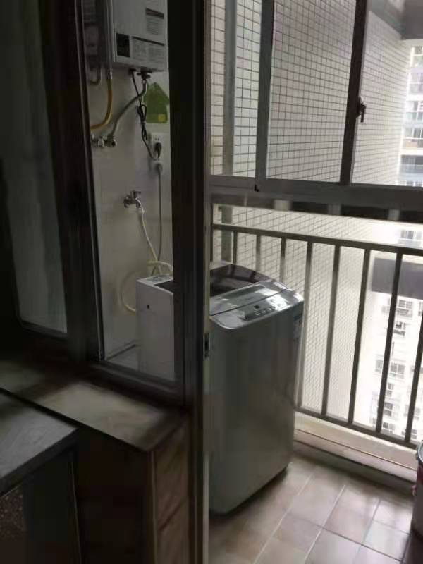 宇元万向城  2室2厅1卫   56.80万客厅