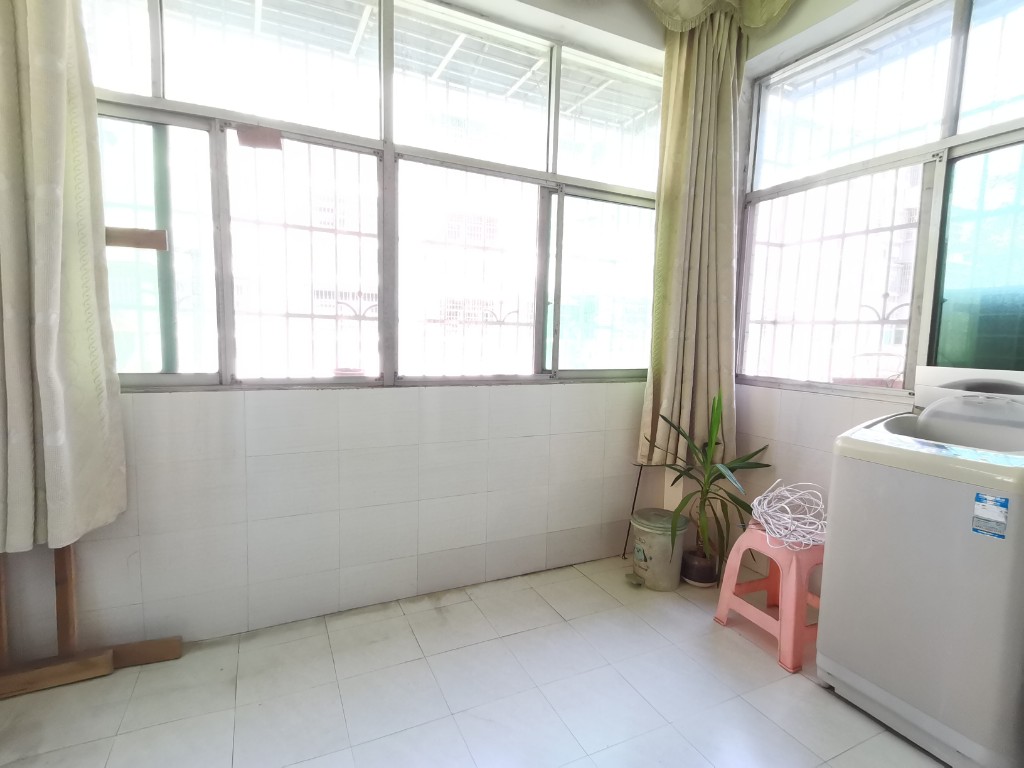 叫鸡岭战备材料厂 2室2厅1卫 1300.0元/月 叫鸡岭战备材料厂 2室2厅1卫 1300.0元/月室内图