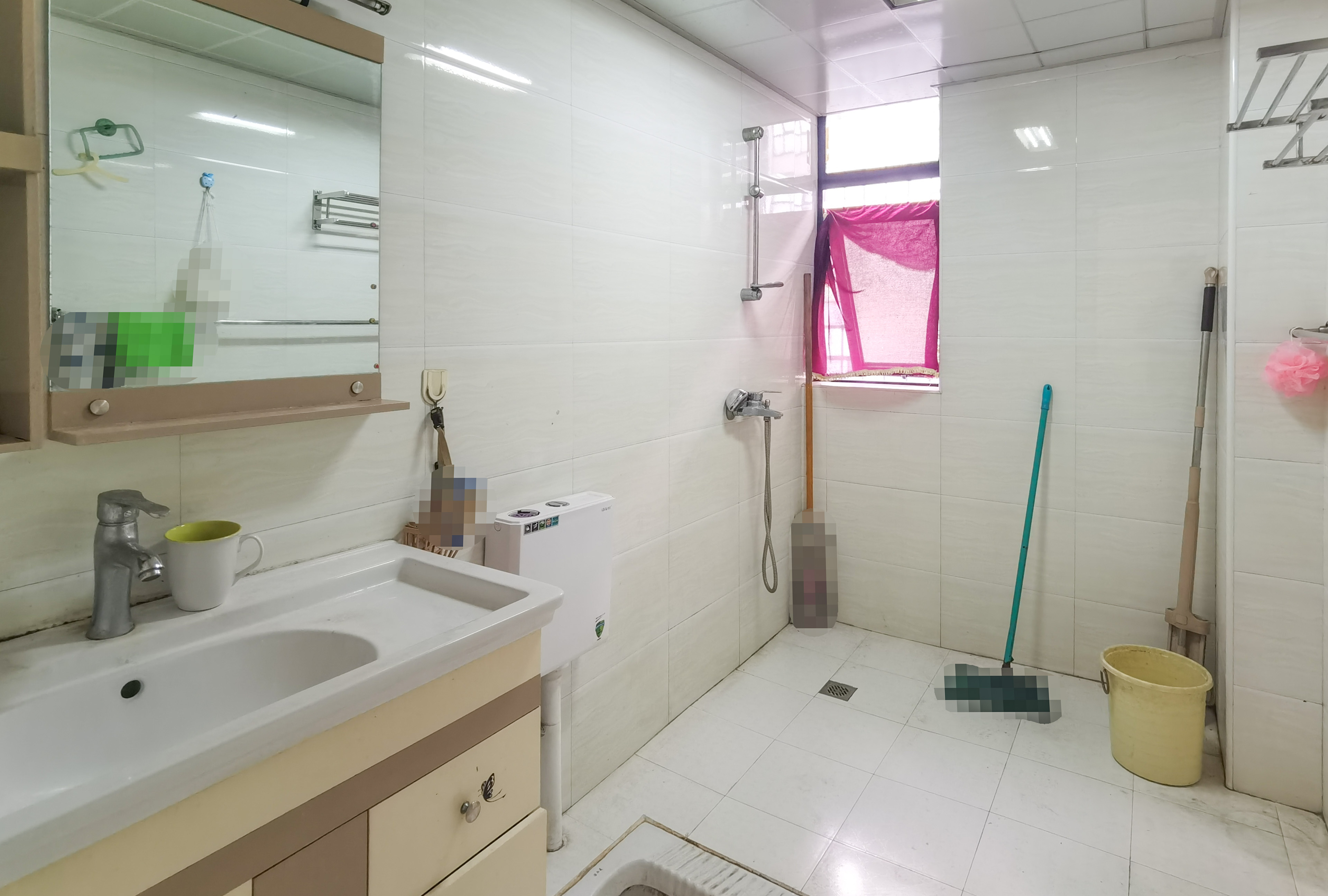 中央商业广场 2室1厅1卫 75.0万 中央商业广场 2室1厅1卫 75.0万客厅