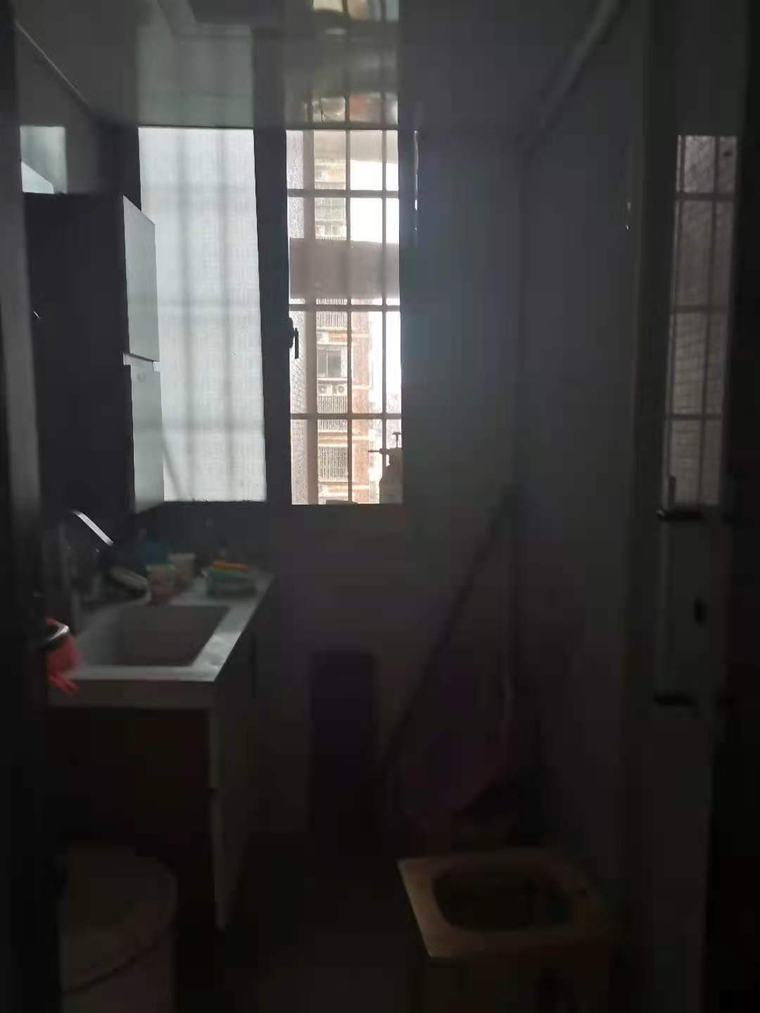 东方豪苑 4室2厅2卫 120.0万 东方豪苑 4室2厅2卫 120.0万卫生间