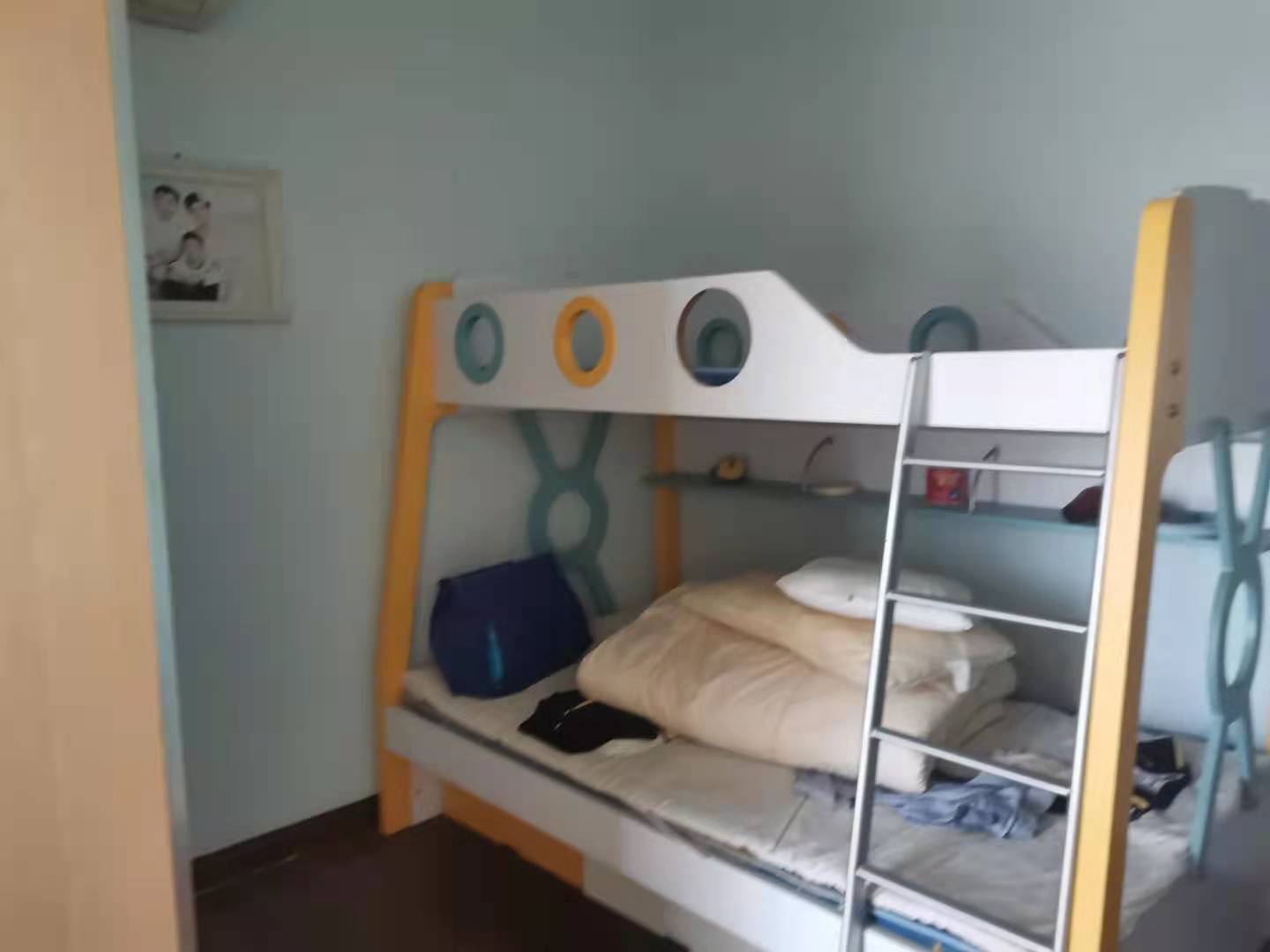 东方豪苑 4室2厅2卫 120.0万 东方豪苑 4室2厅2卫 120.0万卧室