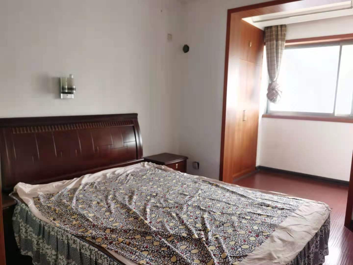 解放村  3室2厅1卫   1000.00元/月室内图