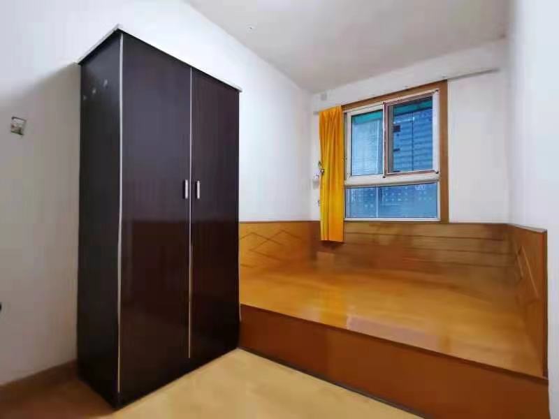 喬莊社區(qū)  3室1廳1衛(wèi)    1800.0元/月室內圖