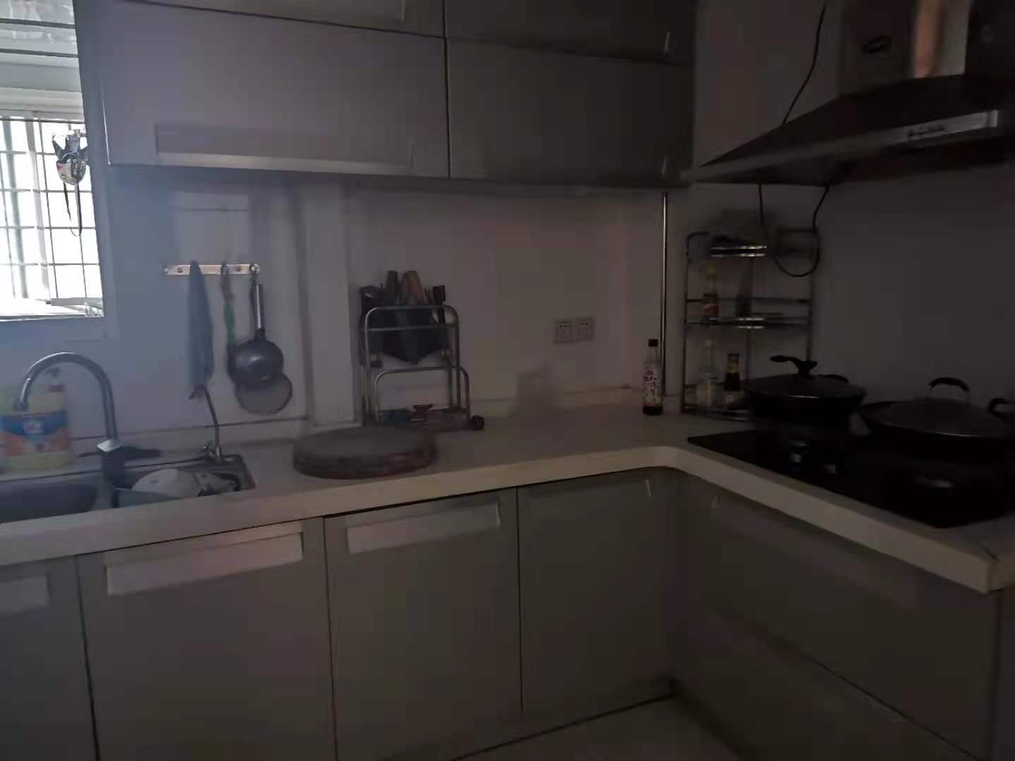 东方豪苑 4室2厅2卫 120.0万 东方豪苑 4室2厅2卫 120.0万厨房