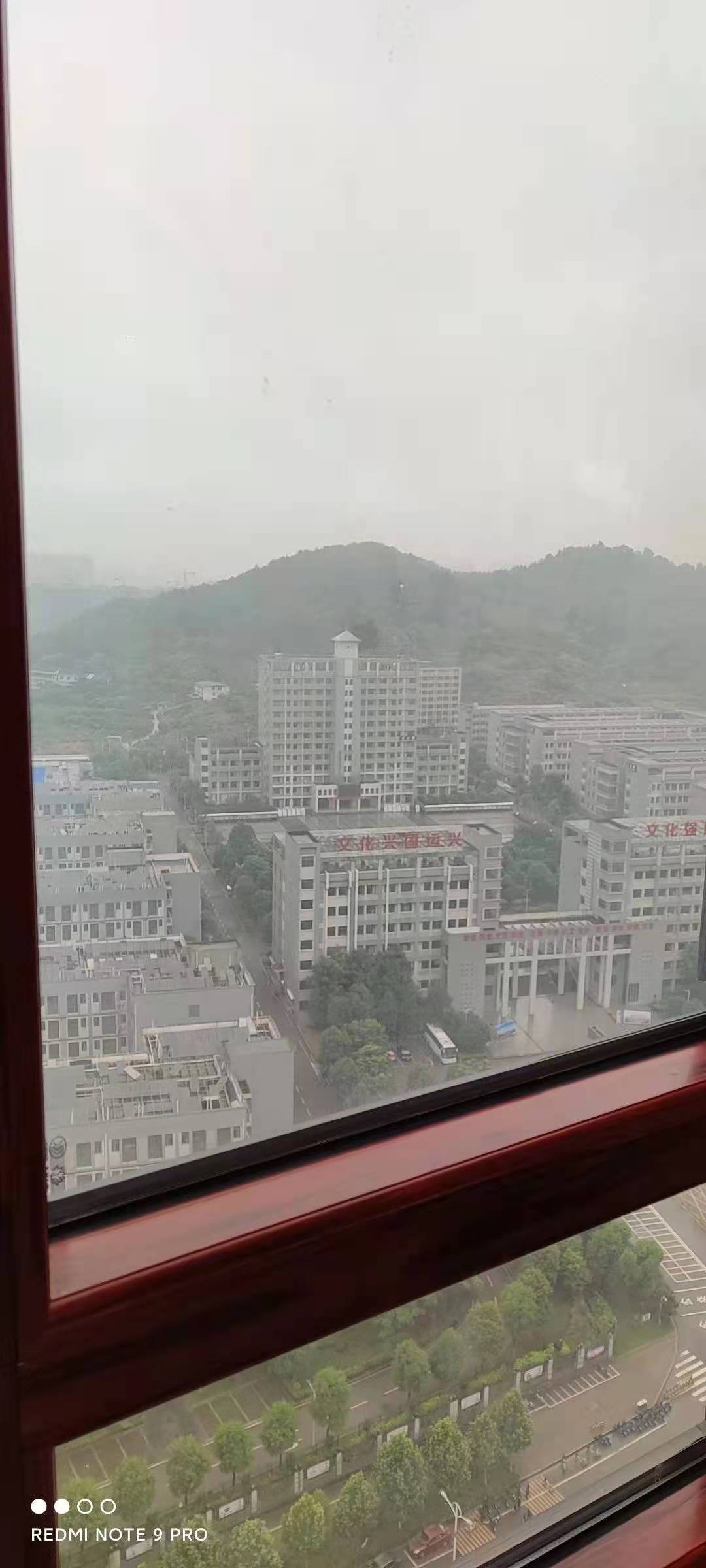 百弘学府城  2室1厅1卫   1200.00元/月室内图