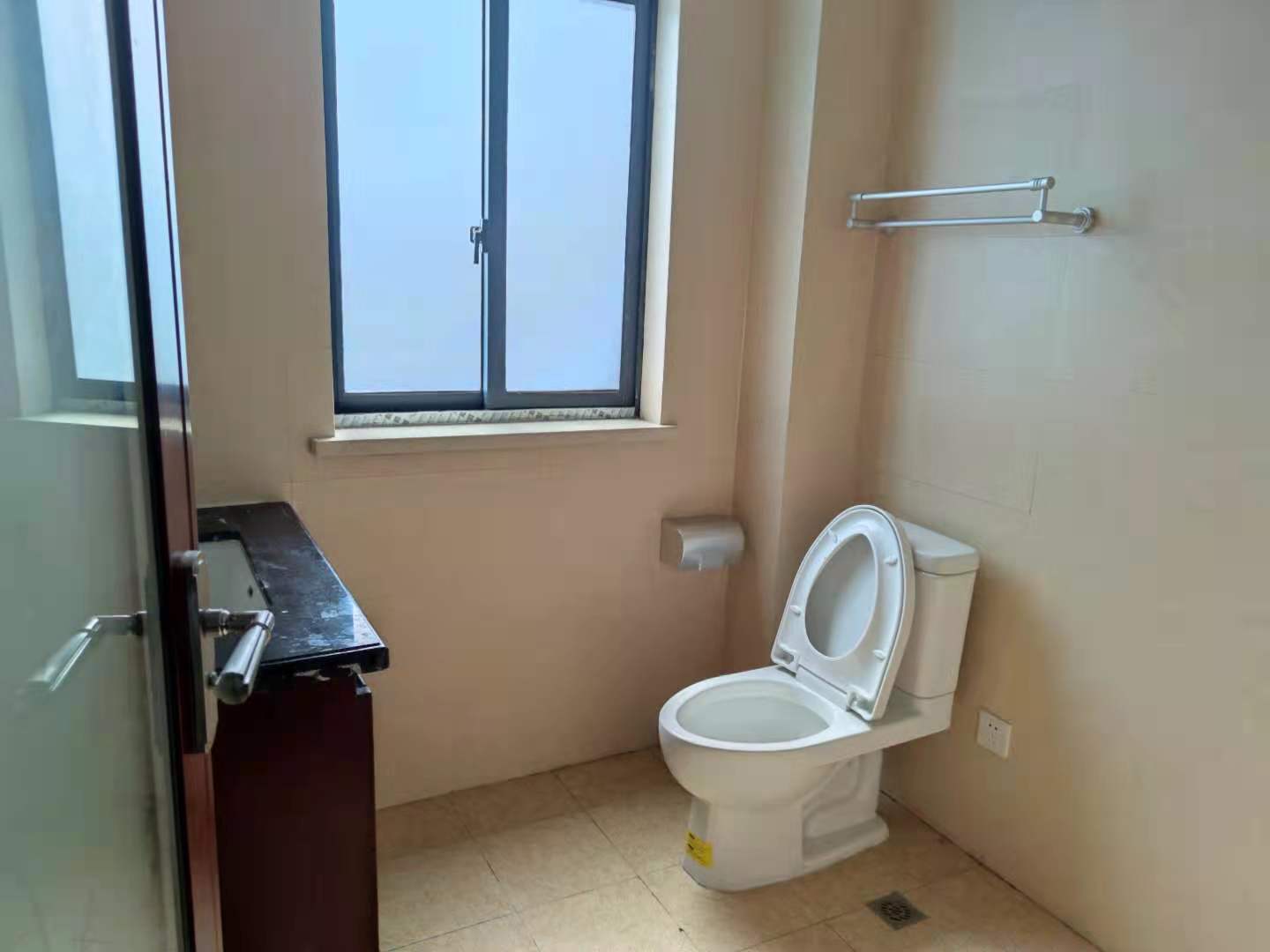 新都汇 3室2厅2卫 3000.0元/月 新都汇 3室2厅2卫 3000.0元/月室内图