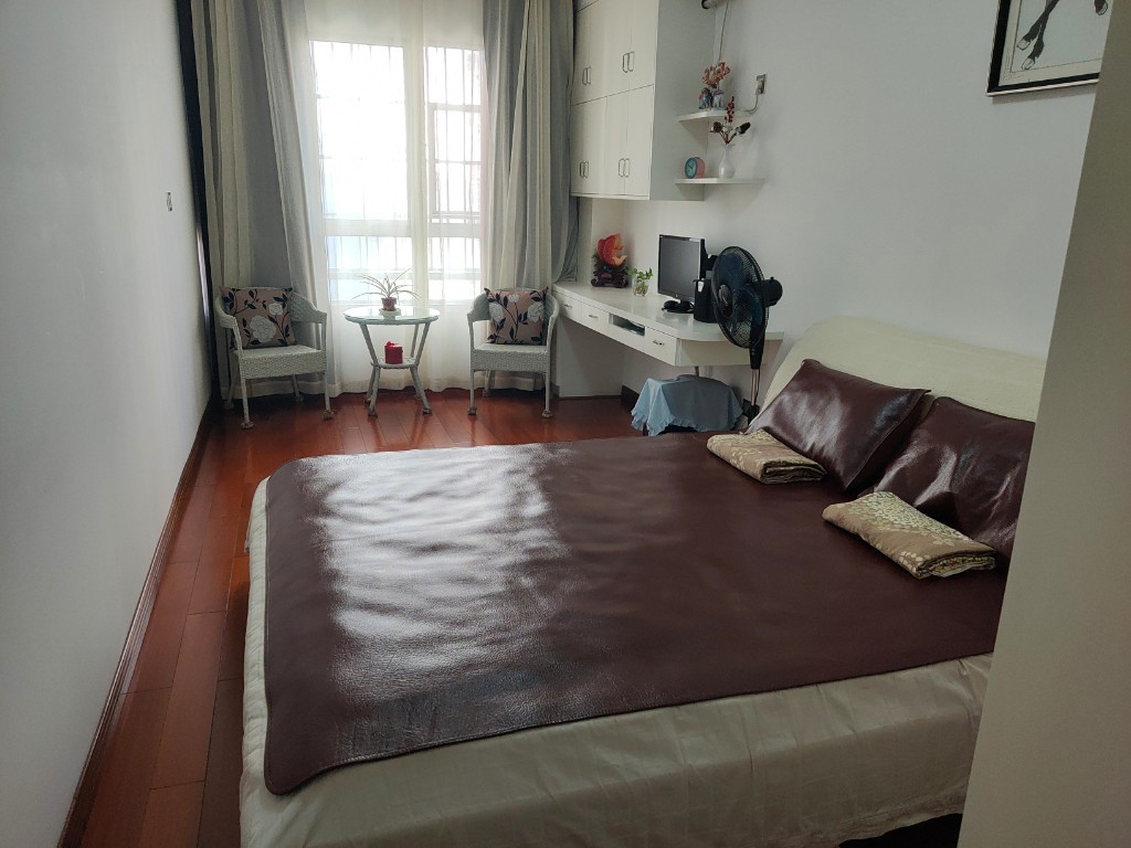 香草园  4室2厅1卫    105.0万 香草园  4室2厅1卫    105.0万客厅