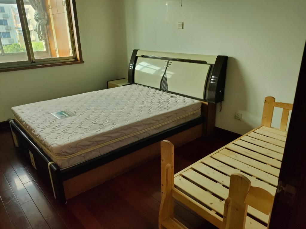 政华新村 3室2厅1卫 56.8万 政华新村 3室2厅1卫 56.8万客厅