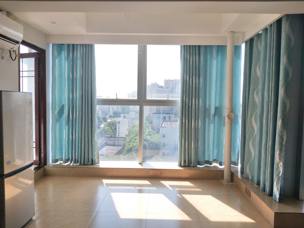 雄森国际  1室1厅1卫    1600.0元/月 雄森国际  1室1厅1卫    1600.0元/月室内图