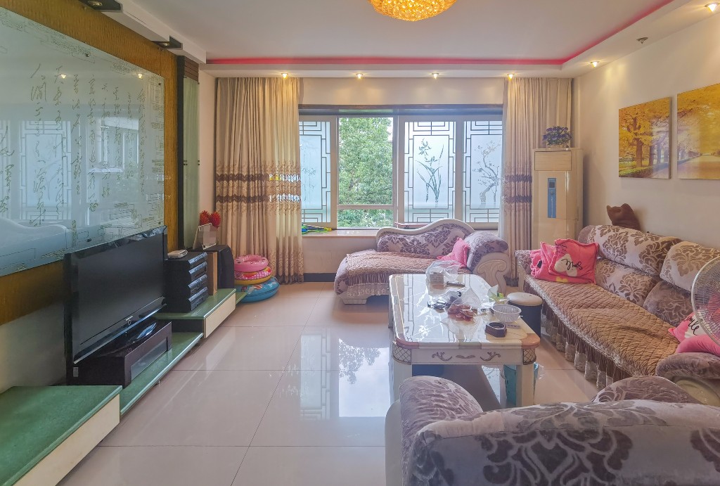 湘银二期世纪花园 4室2厅2卫 99.0万 湘银二期世纪花园 4室2厅2卫 99.0万客厅