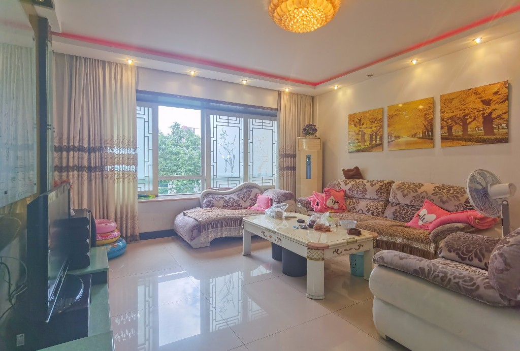 湘银二期世纪花园 4室2厅2卫 99.0万 湘银二期世纪花园 4室2厅2卫 99.0万客厅