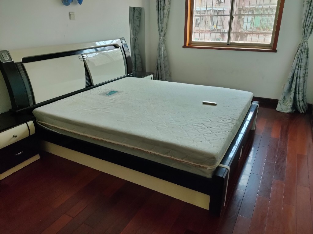 政华新村 3室2厅1卫 56.8万 政华新村 3室2厅1卫 56.8万客厅