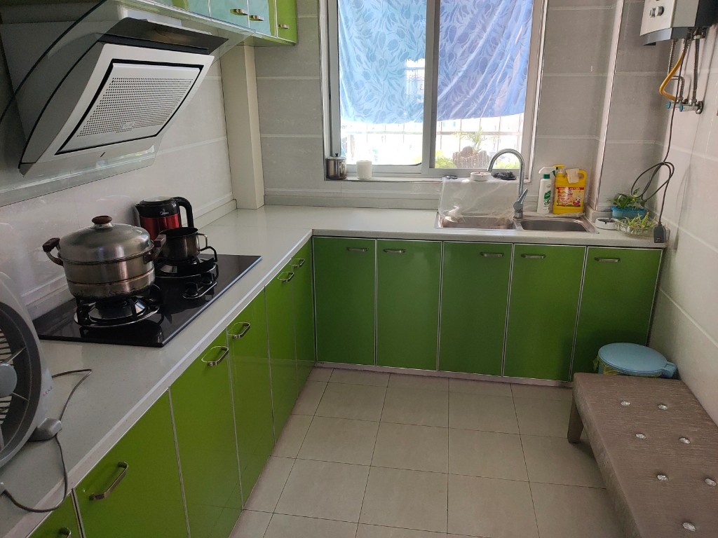 香草园  4室2厅1卫    105.0万 香草园  4室2厅1卫    105.0万客厅