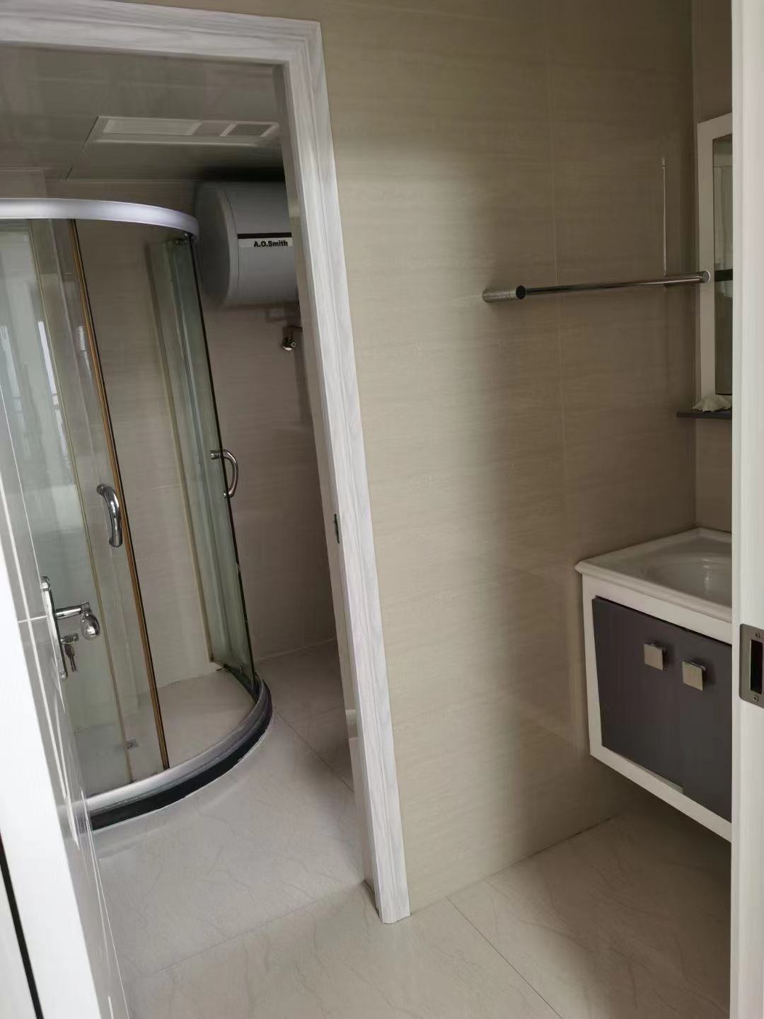 巴陵壹号 3室2厅2卫 2400.0元/月 巴陵壹号 3室2厅2卫 2400.0元/月室内图