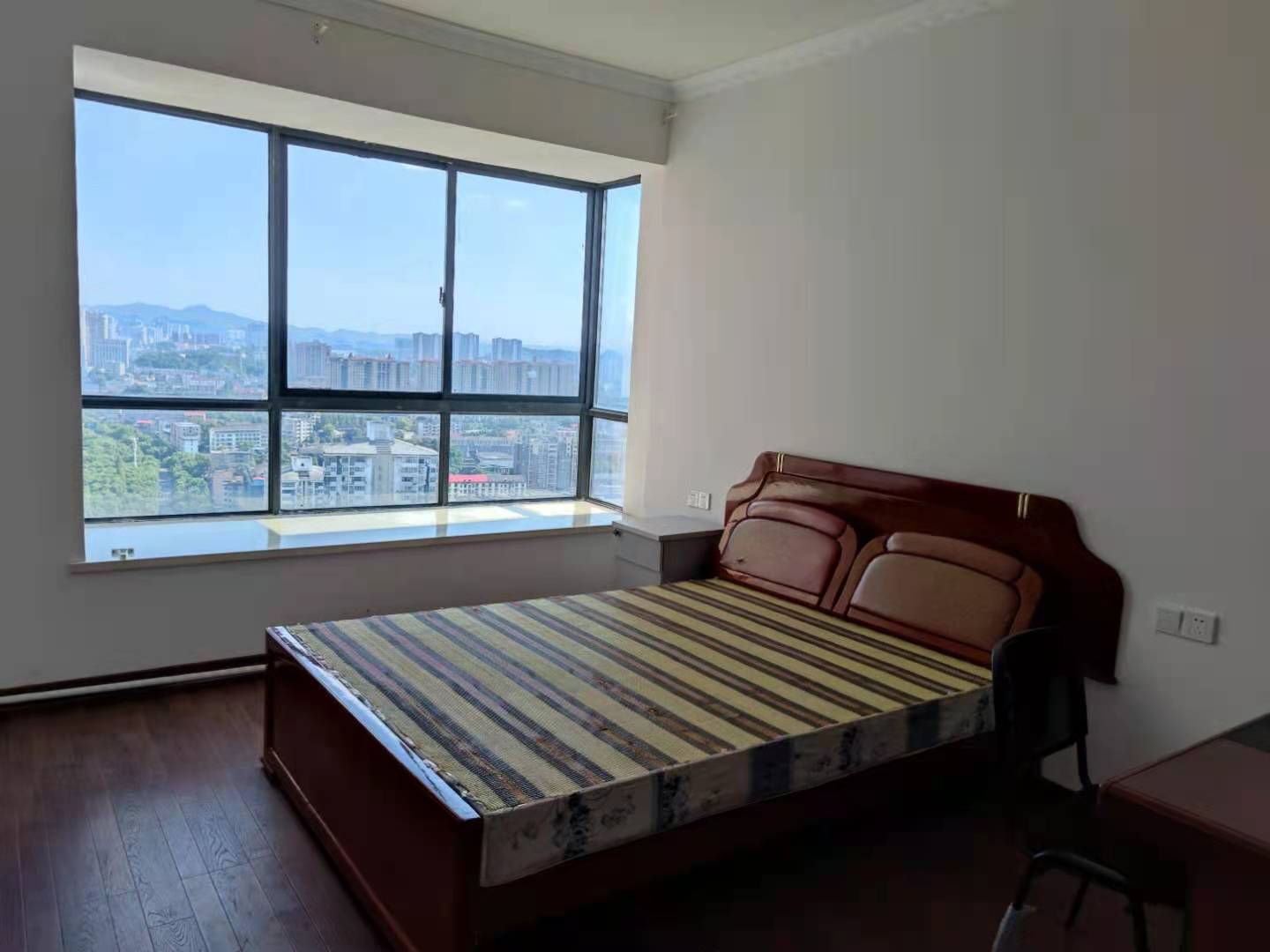 新都汇 3室2厅2卫 3000.0元/月 新都汇 3室2厅2卫 3000.0元/月室内图