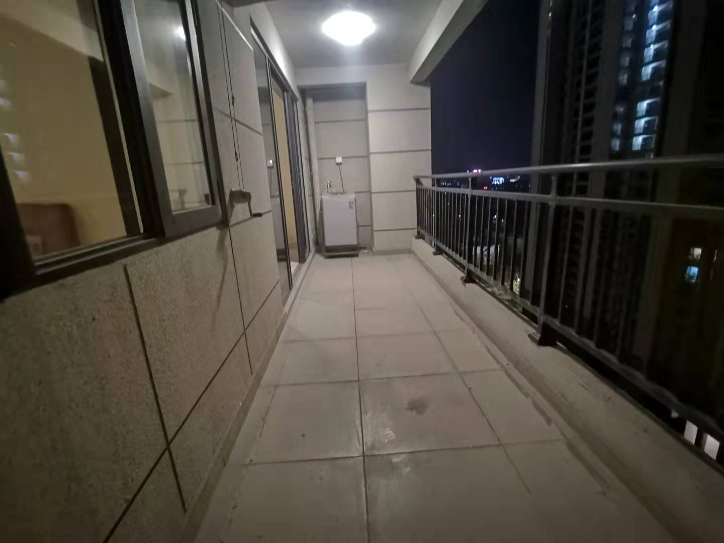 碧桂园梓山府 3室2厅2卫 2500.0元/月 碧桂园梓山府 3室2厅2卫 2500.0元/月室内图