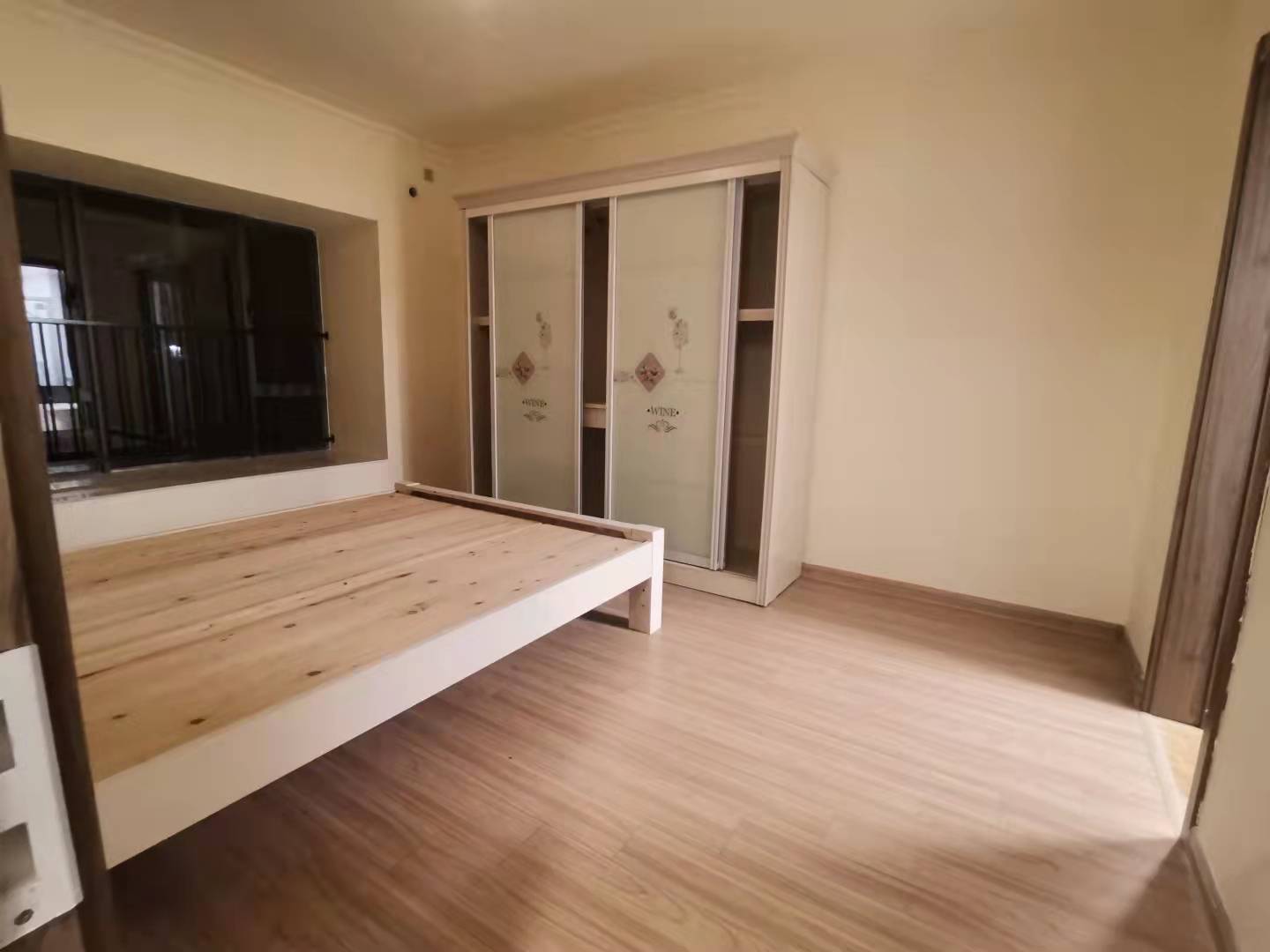 碧桂园梓山府 3室2厅2卫 2500.0元/月 碧桂园梓山府 3室2厅2卫 2500.0元/月室内图