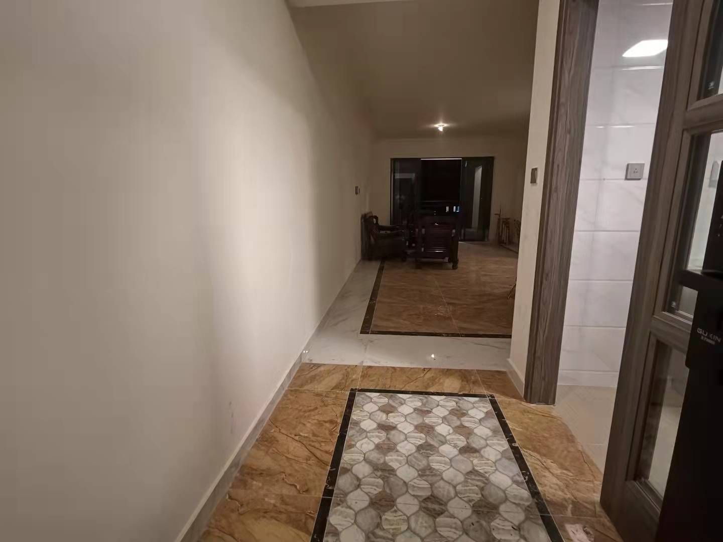 碧桂园梓山府 3室2厅2卫 2500.0元/月 碧桂园梓山府 3室2厅2卫 2500.0元/月室内图