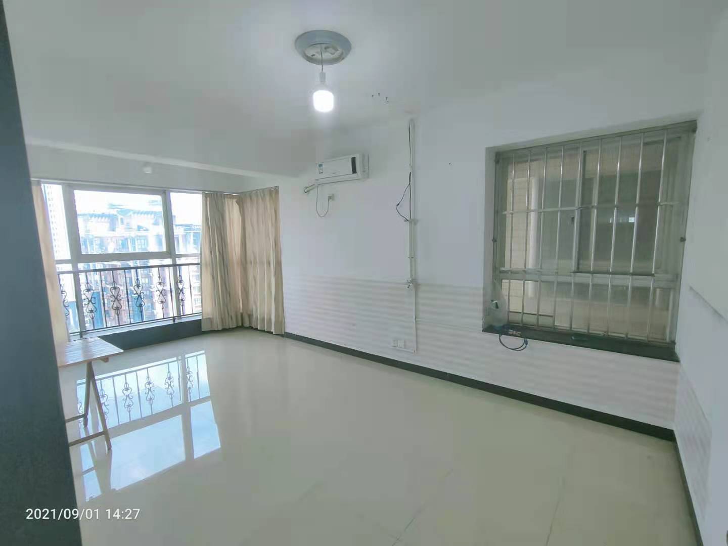 兴威名座  2室1厅1卫   3500.00元/月室内图