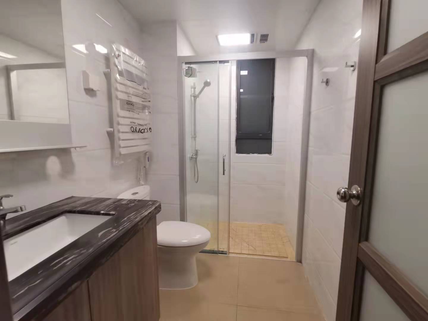 碧桂园梓山府 3室2厅2卫 2500.0元/月 碧桂园梓山府 3室2厅2卫 2500.0元/月室内图