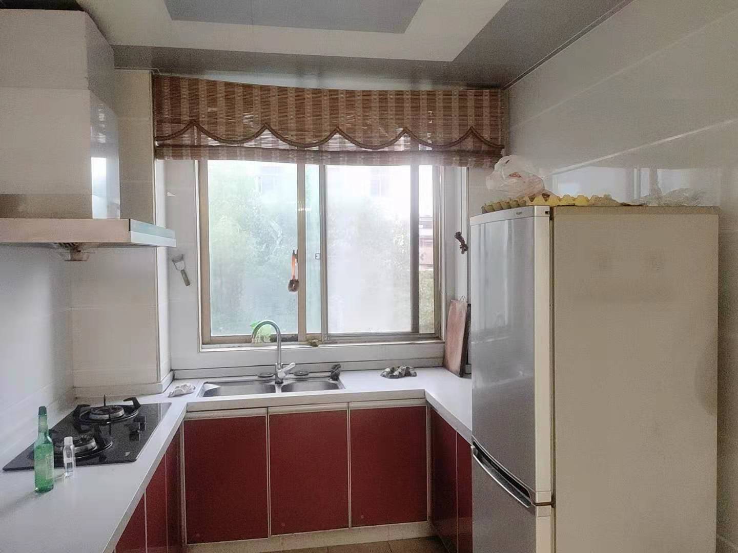 华天壹号公馆  3室1厅1卫    2300.0元/月 华天壹号公馆  3室1厅1卫    2300.0元/月室内图