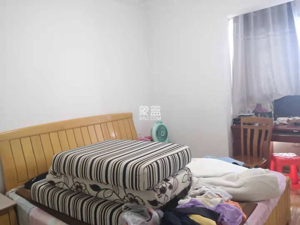 冠都现代城（冠都幸福彼岸）  3室2厅2卫    60.0万