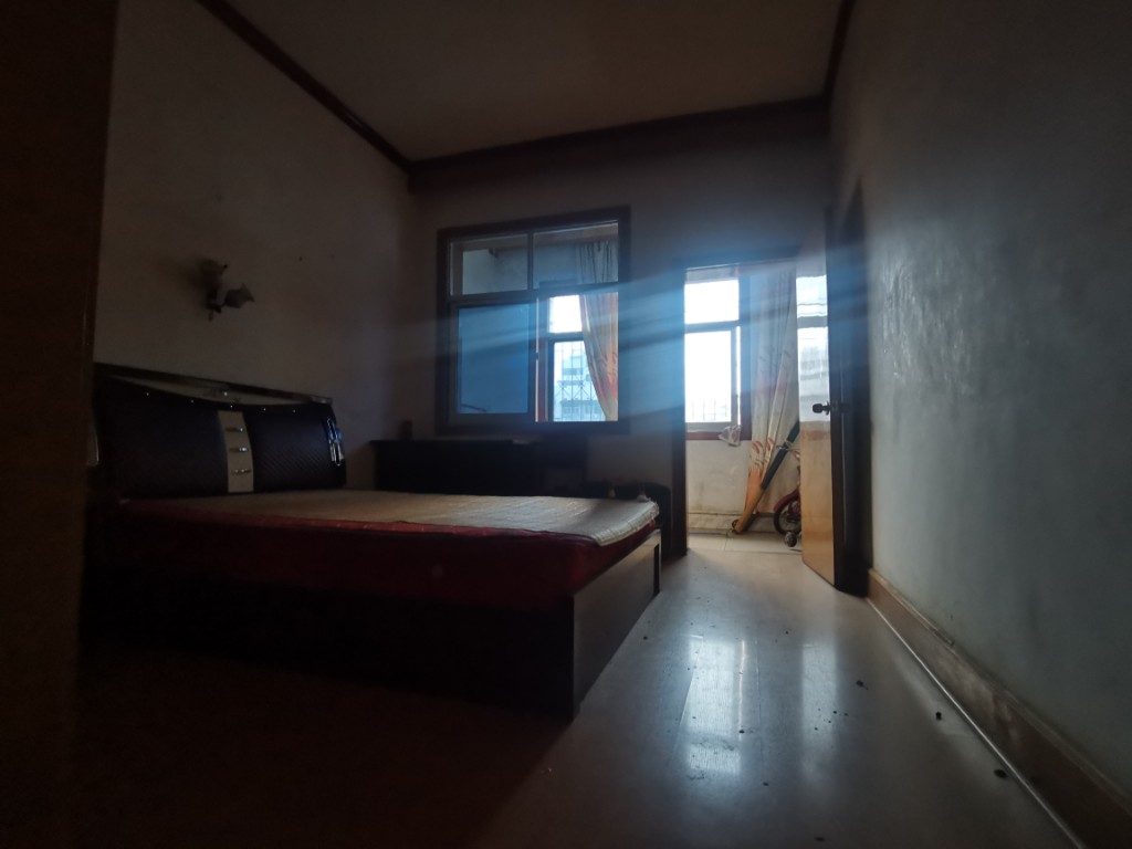 育财农贸市场(民营市场)  3室2厅1卫    60.0万 育财农贸市场(民营市场)  3室2厅1卫    60.0万卫生间