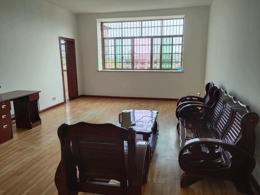 金塘小区  3室2厅2卫    1800.0元/月 金塘小区  3室2厅2卫    1800.0元/月