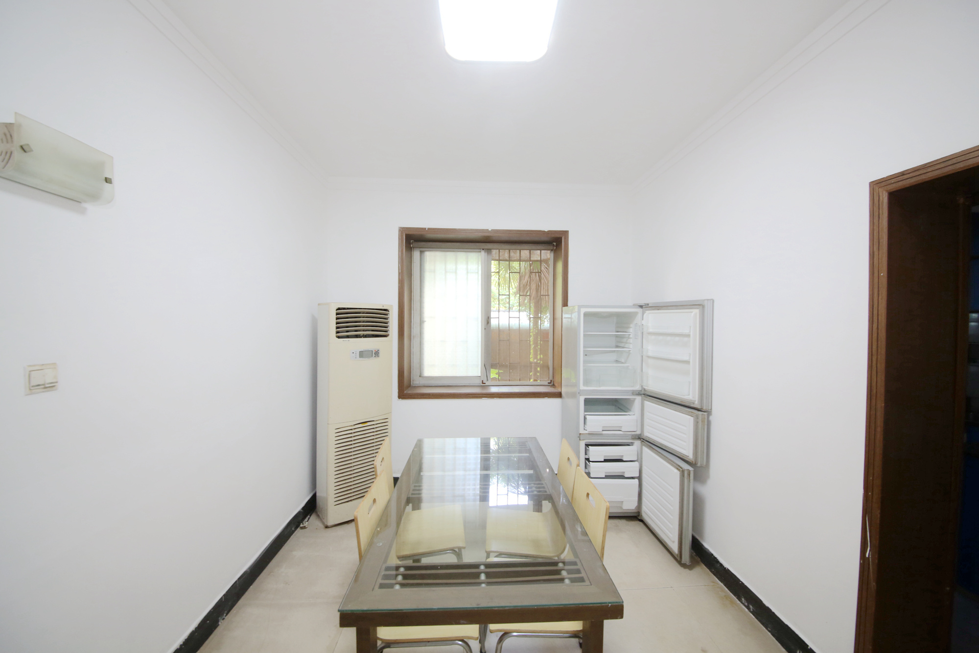 怡荷園  2室2廳0衛(wèi)    69.0萬客廳