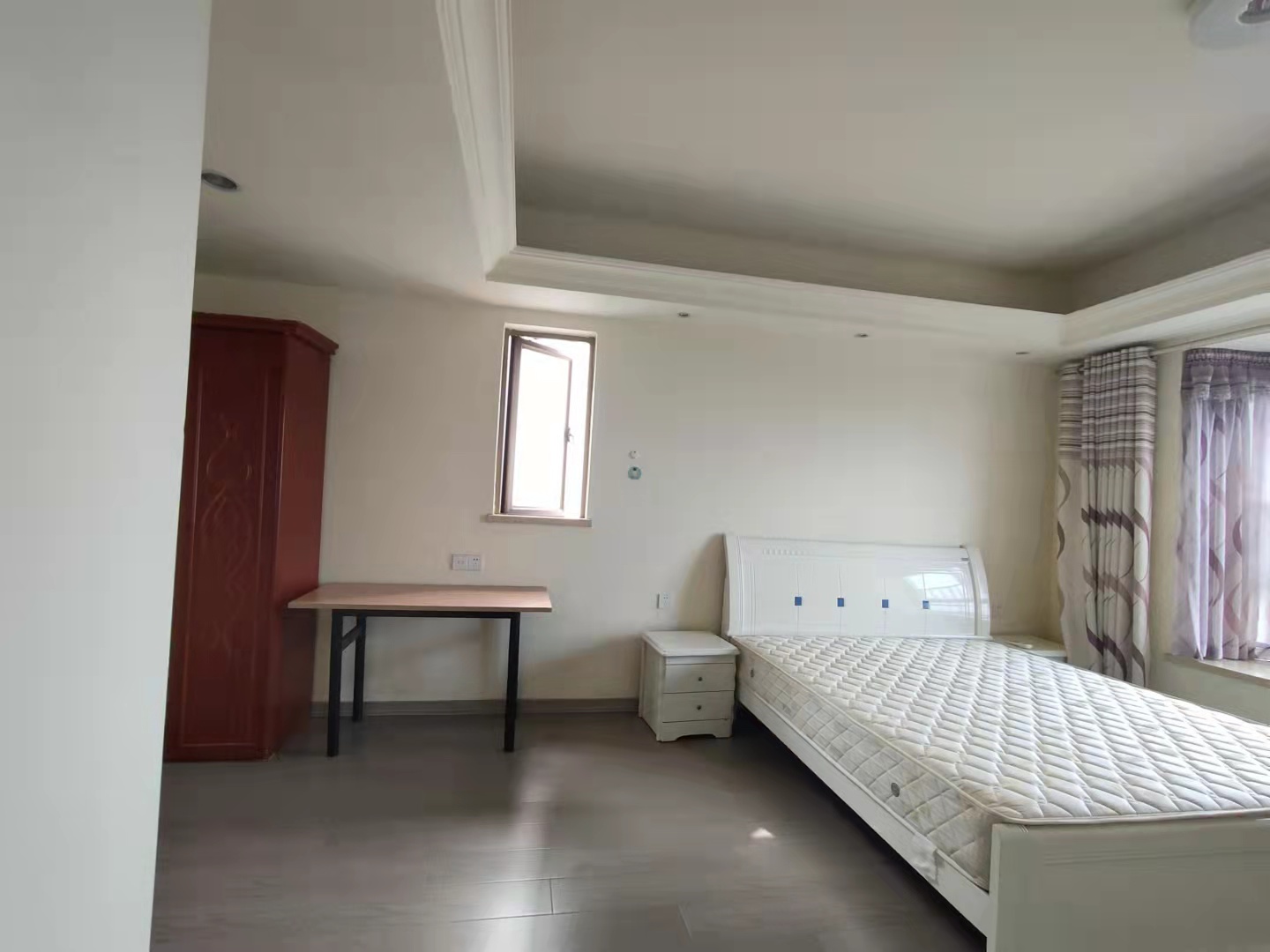 碧桂园 4室2厅3卫 2500.0元/月 碧桂园 4室2厅3卫 2500.0元/月室内图