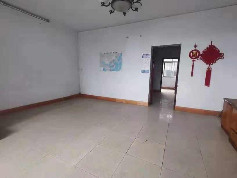 汉剧团  3室2厅2卫    45.8万 汉剧团  3室2厅2卫    45.8万