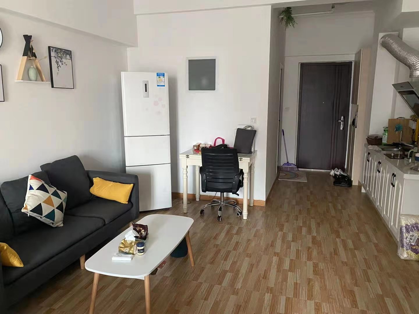 雄森国际  1室1厅1卫    1600.0元/月 雄森国际  1室1厅1卫    1600.0元/月