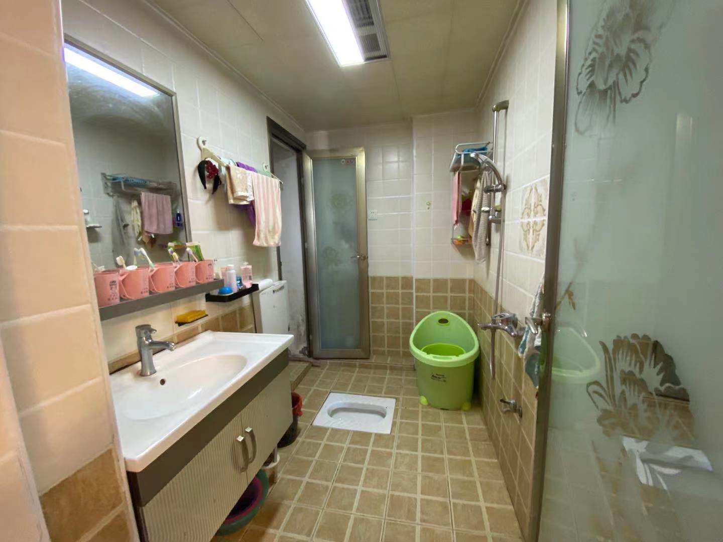 泰山公馆 2室1厅1卫 61.0万 泰山公馆 2室1厅1卫 61.0万客厅