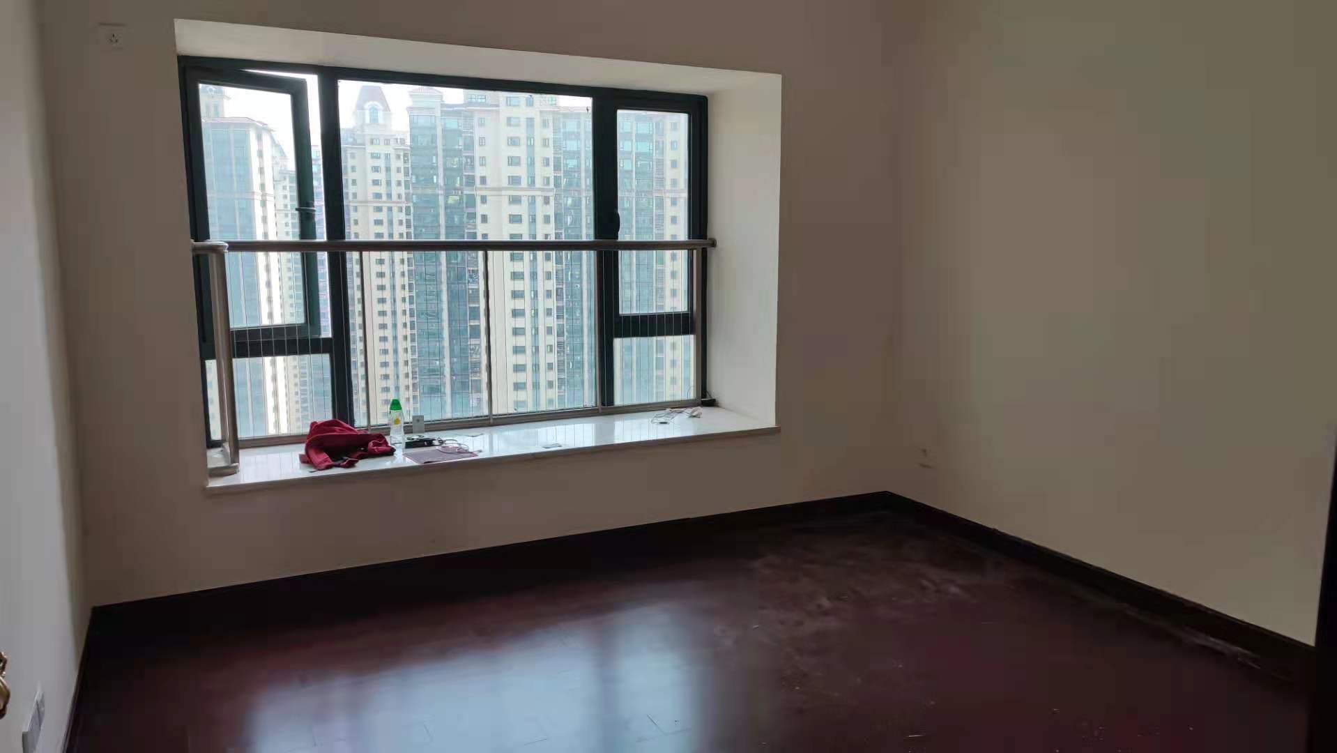 恒大雅苑  3室2厅2卫    2300.0元/月室内图
