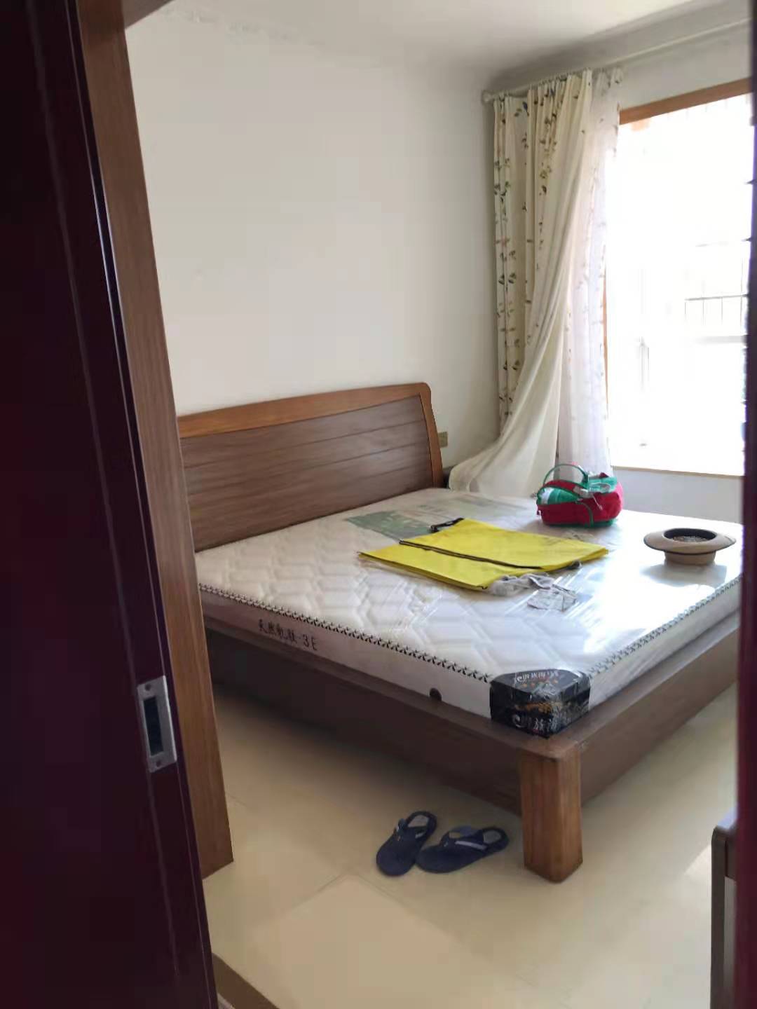 香山红叶  3室2厅2卫    95.8万 香山红叶  3室2厅2卫    95.8万卧室