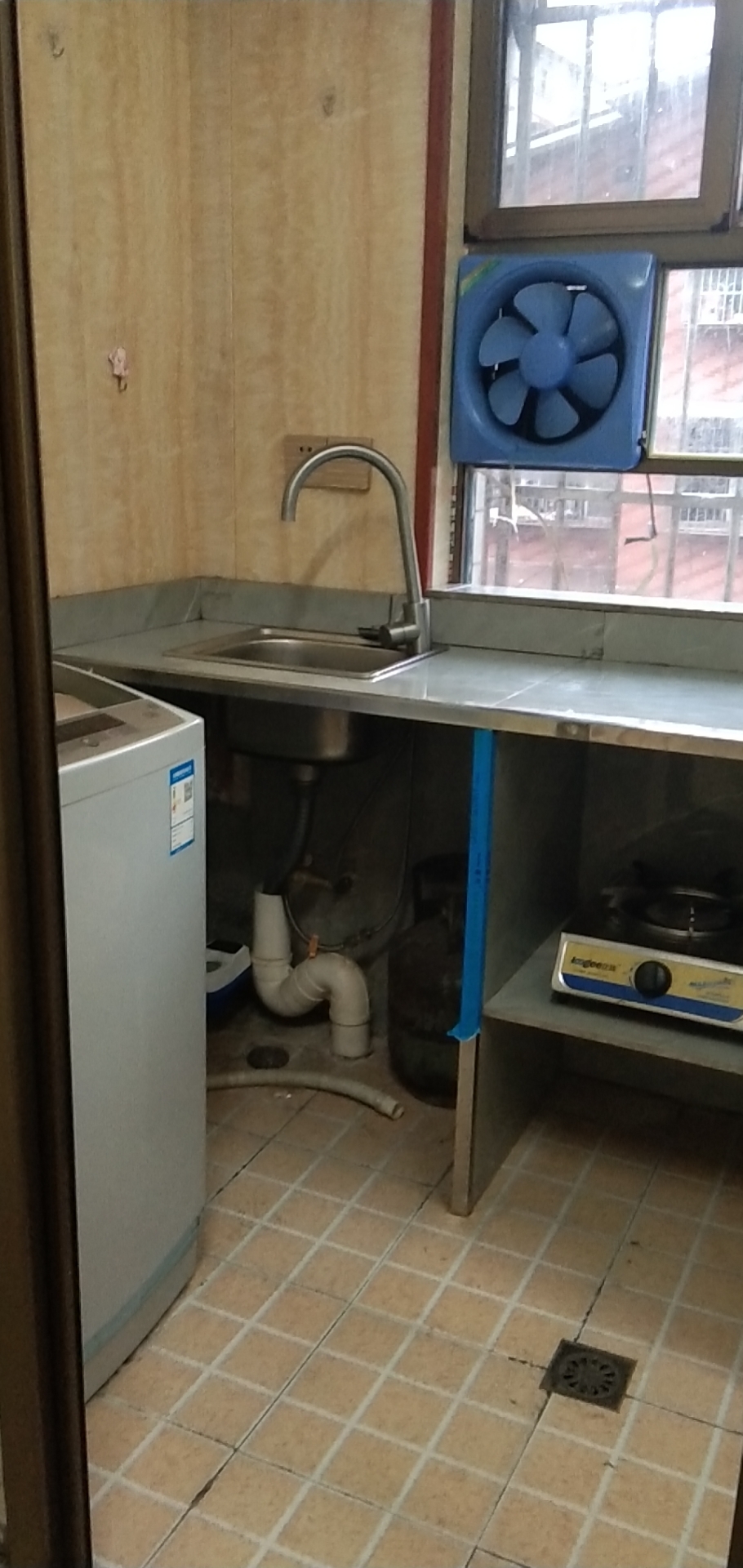 裕丰广场三区 1室1厅1卫 650.00元/月 裕丰广场三区 1室1厅1卫 650.00元/月室内图