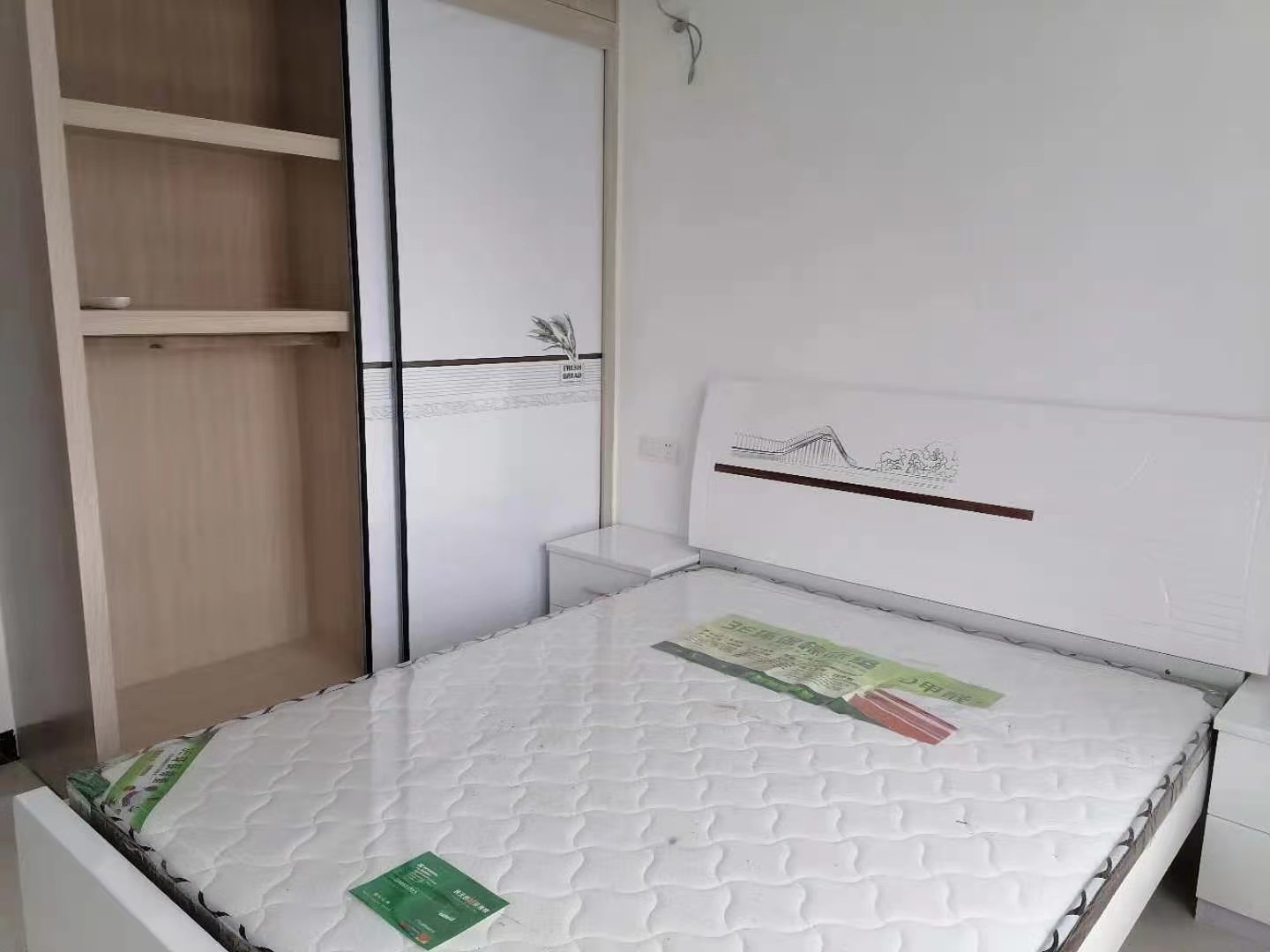 诚信书香苑  3室2厅2卫   82.80万卧室