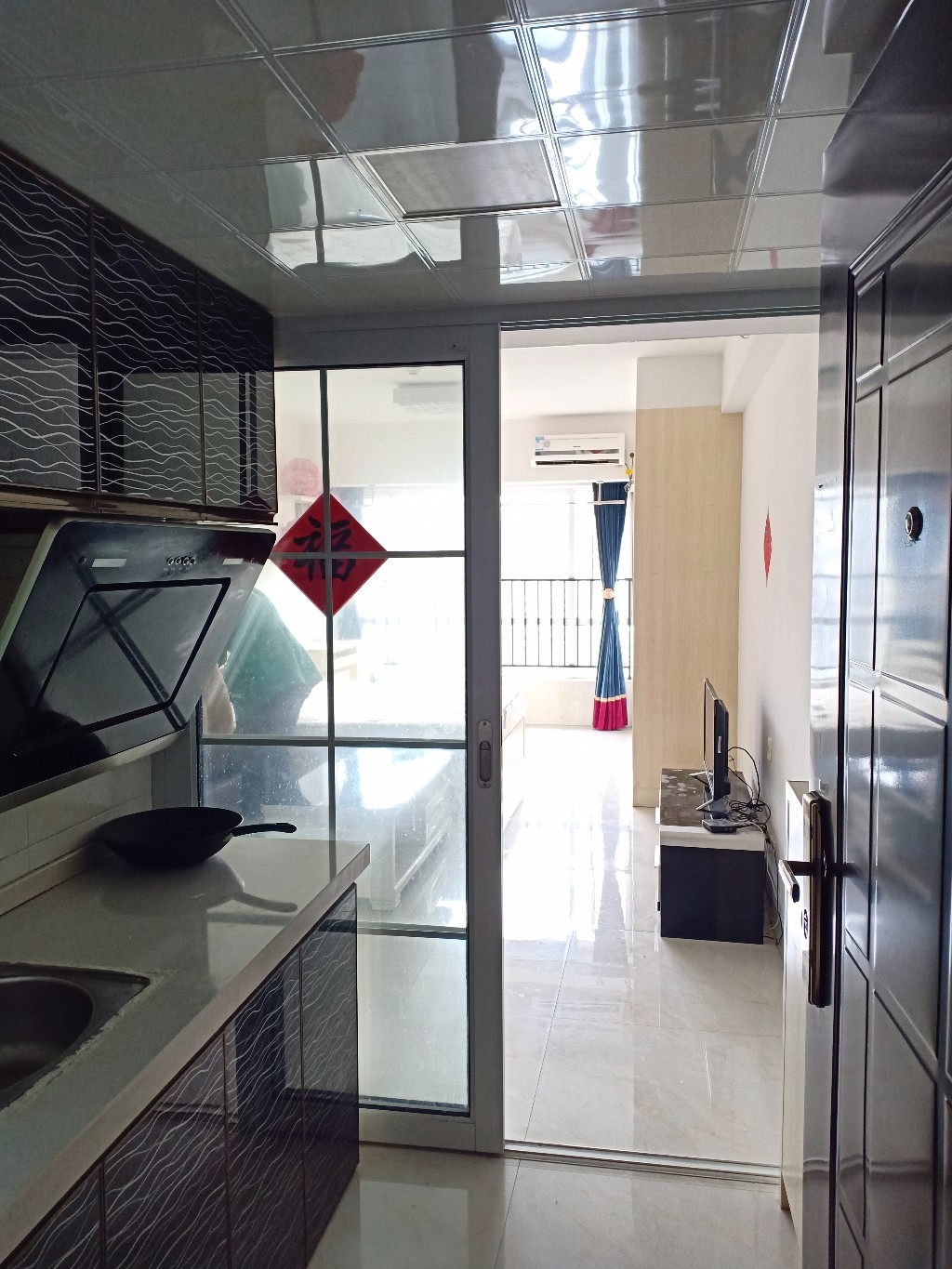 美的城三期 1室1厅1卫 28.00万 美的城三期 1室1厅1卫 28.00万客厅