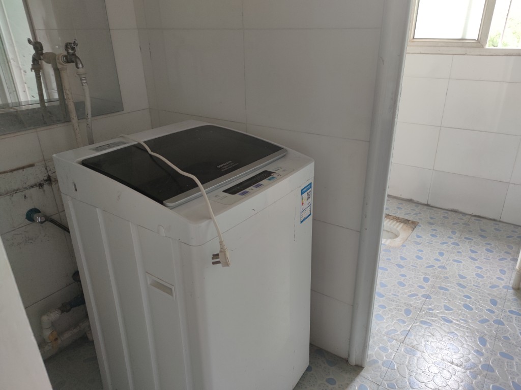 荷叶塘散户  2室1厅1卫   900.00元/月室内图