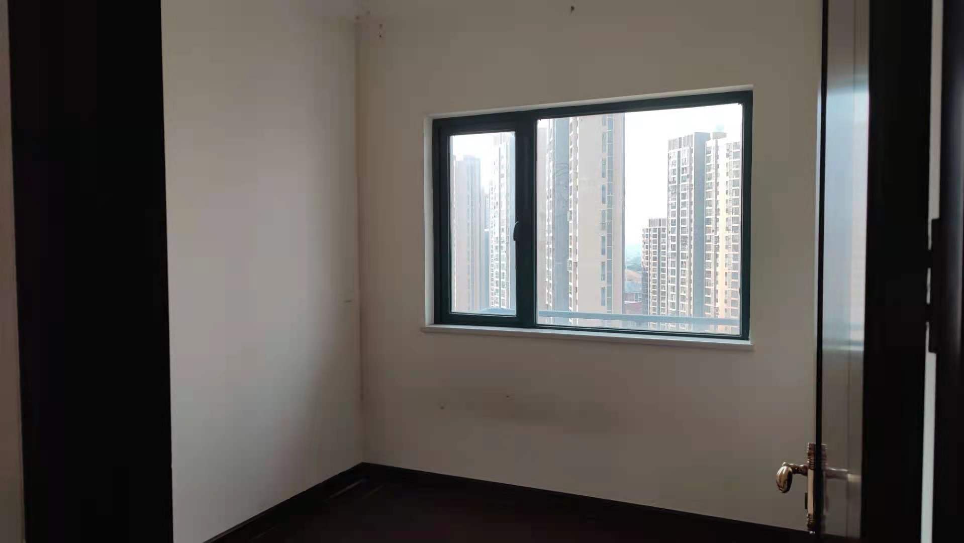 恒大雅苑  3室2厅2卫    2300.0元/月室内图