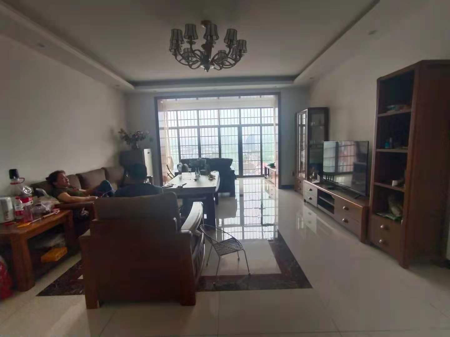 香山红叶  3室2厅2卫    95.8万 香山红叶  3室2厅2卫    95.8万客厅