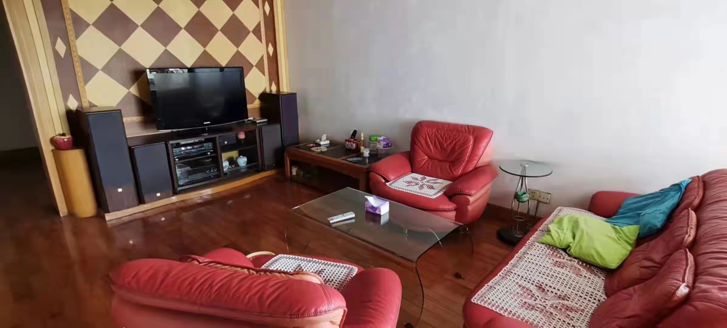 学堂冲一村 3室2厅1卫 2200.0元/月 学堂冲一村 3室2厅1卫 2200.0元/月室内图