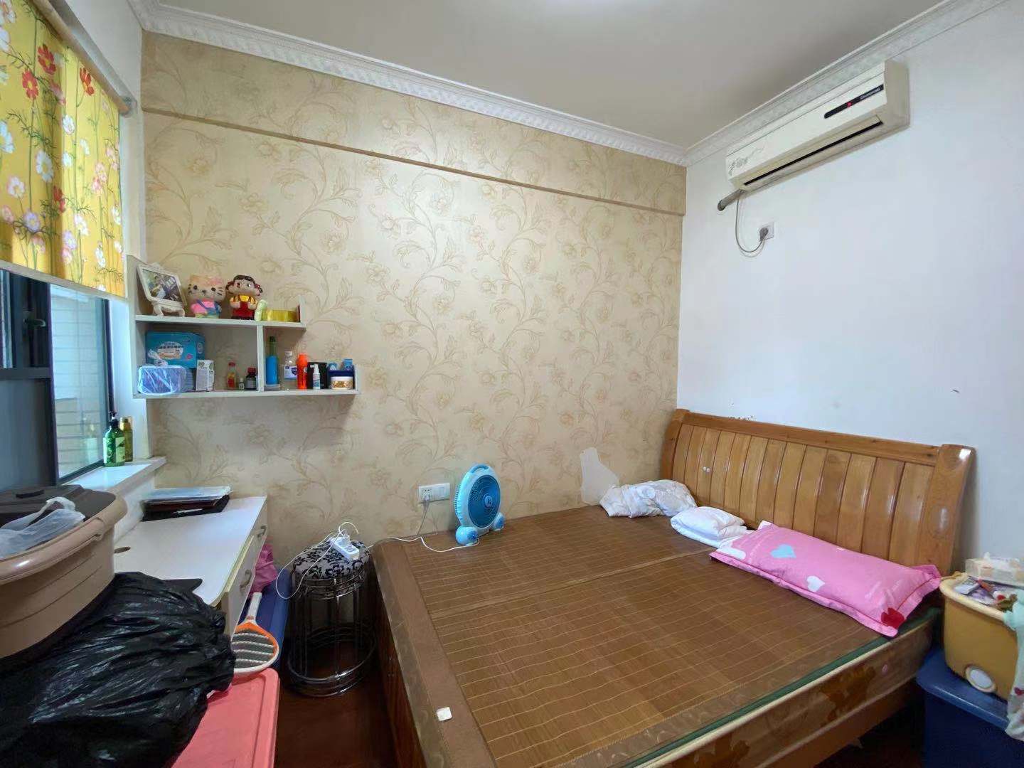 泰山公馆 2室1厅1卫 61.0万 泰山公馆 2室1厅1卫 61.0万客厅